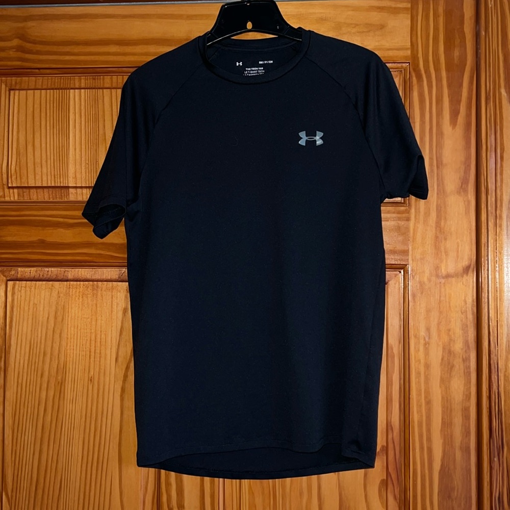 Under Armour Women’s M SS Black The Tech T
